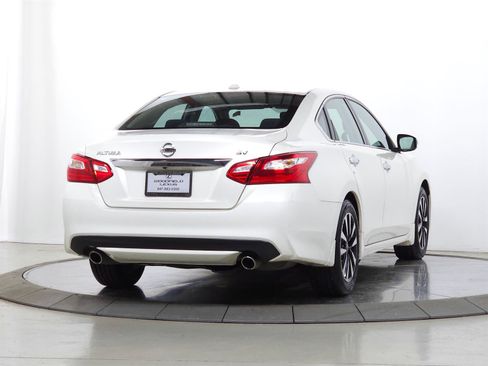 Used 2017 Nissan Altima 2.5 SV w/ Convenience Package image 9