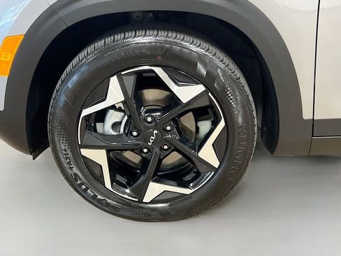 Certified 2025 Kia Seltos S FWD image 31