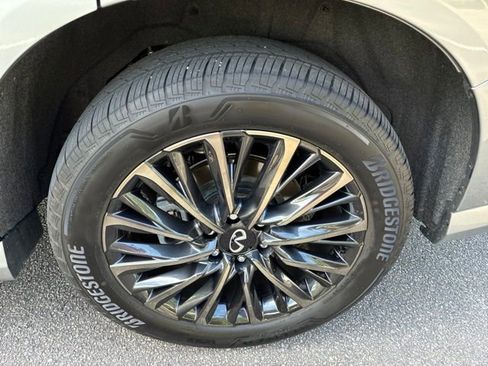 Used 2025 INFINITI QX80 Autograph AWD/4WD image 11