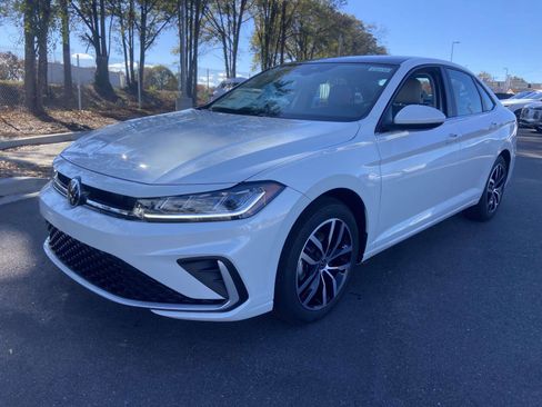 New 2026 Volkswagen Jetta SE image 3