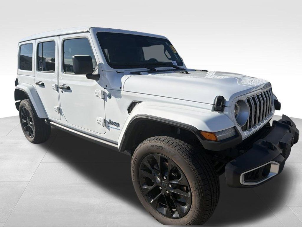 Used 2025 Jeep Wrangler Unlimited Sahara w/ Safety Group AWD/4WD image 15