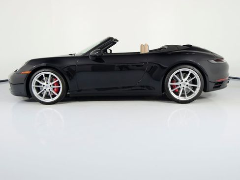 Certified 2022 Porsche 911 Carrera 4S image 7