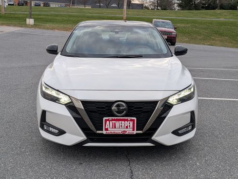 Used 2023 Nissan Sentra SR w/ Electronics Package FWD image 8