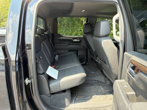 Used 2025 GMC Sierra 1500 Elevation w/ Elevation Premium Package AWD/4WD image 13