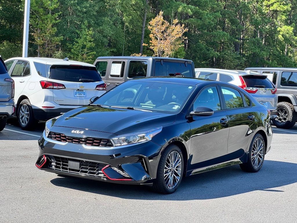 Used 2024 Kia Forte GT-Line w/ GT-Line Premium Package FWD image 2