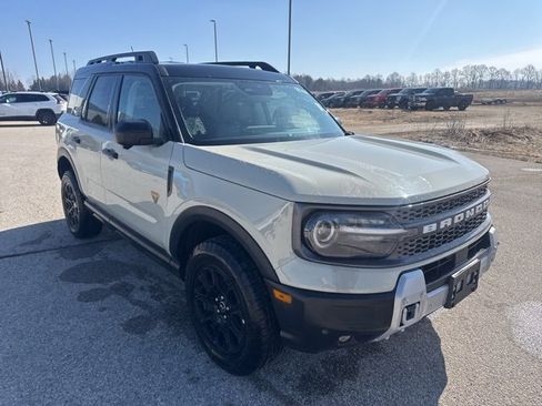 Used 2025 Ford Bronco Sport Badlands image 3