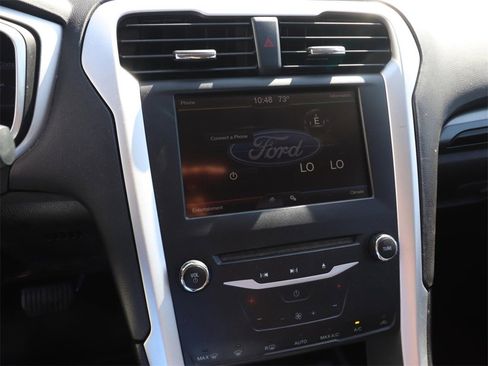 Used 2015 Ford Fusion SE image 17