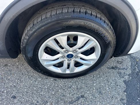 Used 2020 Ford Escape S image 16