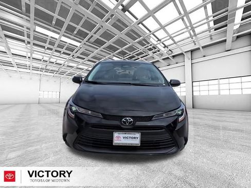 Used 2026 Toyota Corolla LE w/ LE Premium Package FWD image 9