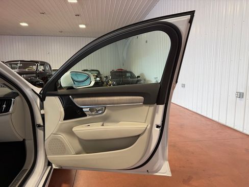 Used 2023 Volvo S90 B6 Plus w/ Protection Package AWD/4WD image 23