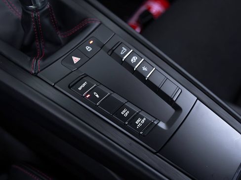 Certified 2019 Porsche 911 GT3 RWD image 39