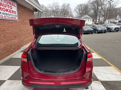 Used 2017 Ford Fusion SE w/ Fusion SE Technology Package image 34