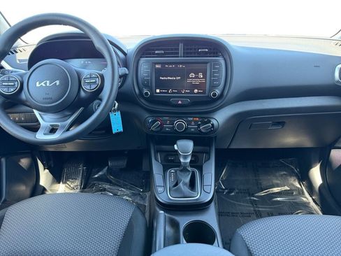 Used 2025 Kia Soul LX FWD image 12