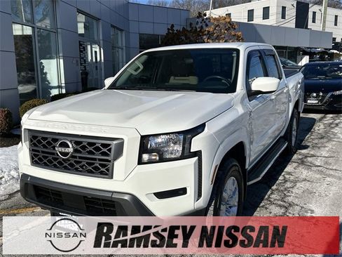 Certified 2022 Nissan Frontier SV w/ Technology Package image 1