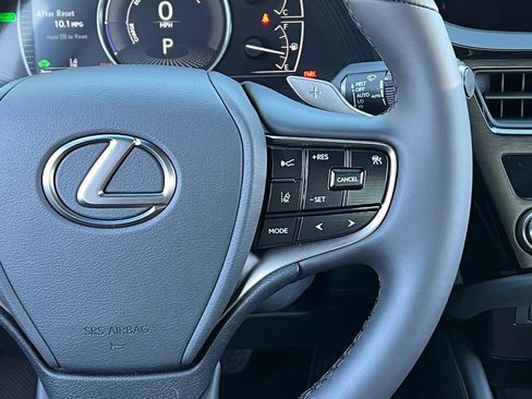 New 2025 Lexus ES 300h w/ Premium Package image 15