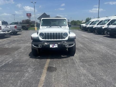 Used 2025 Jeep Wrangler Unlimited Sahara w/ Safety Group AWD/4WD image 3