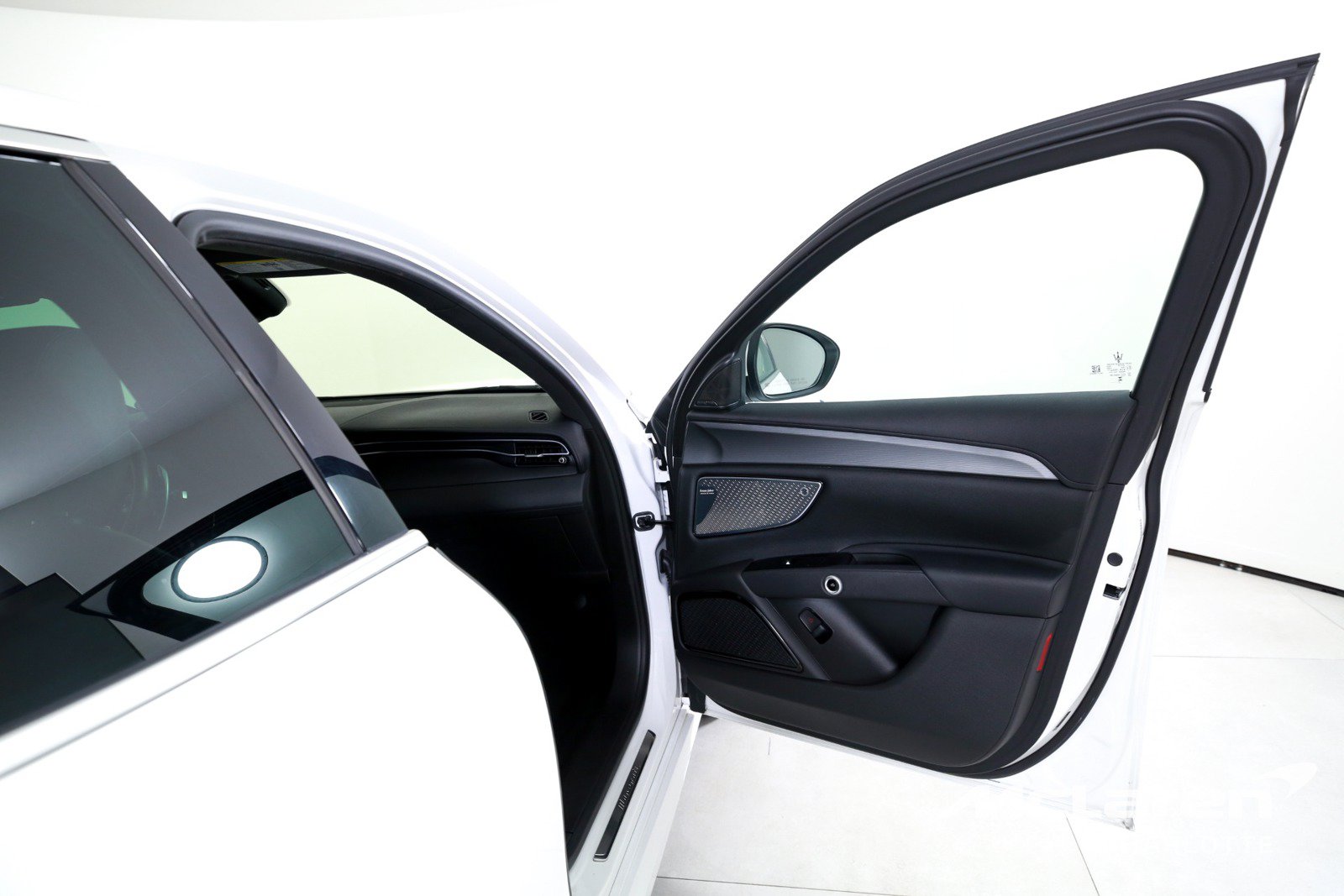 Used 2024 Maserati Grecale GT AWD/4WD image 26