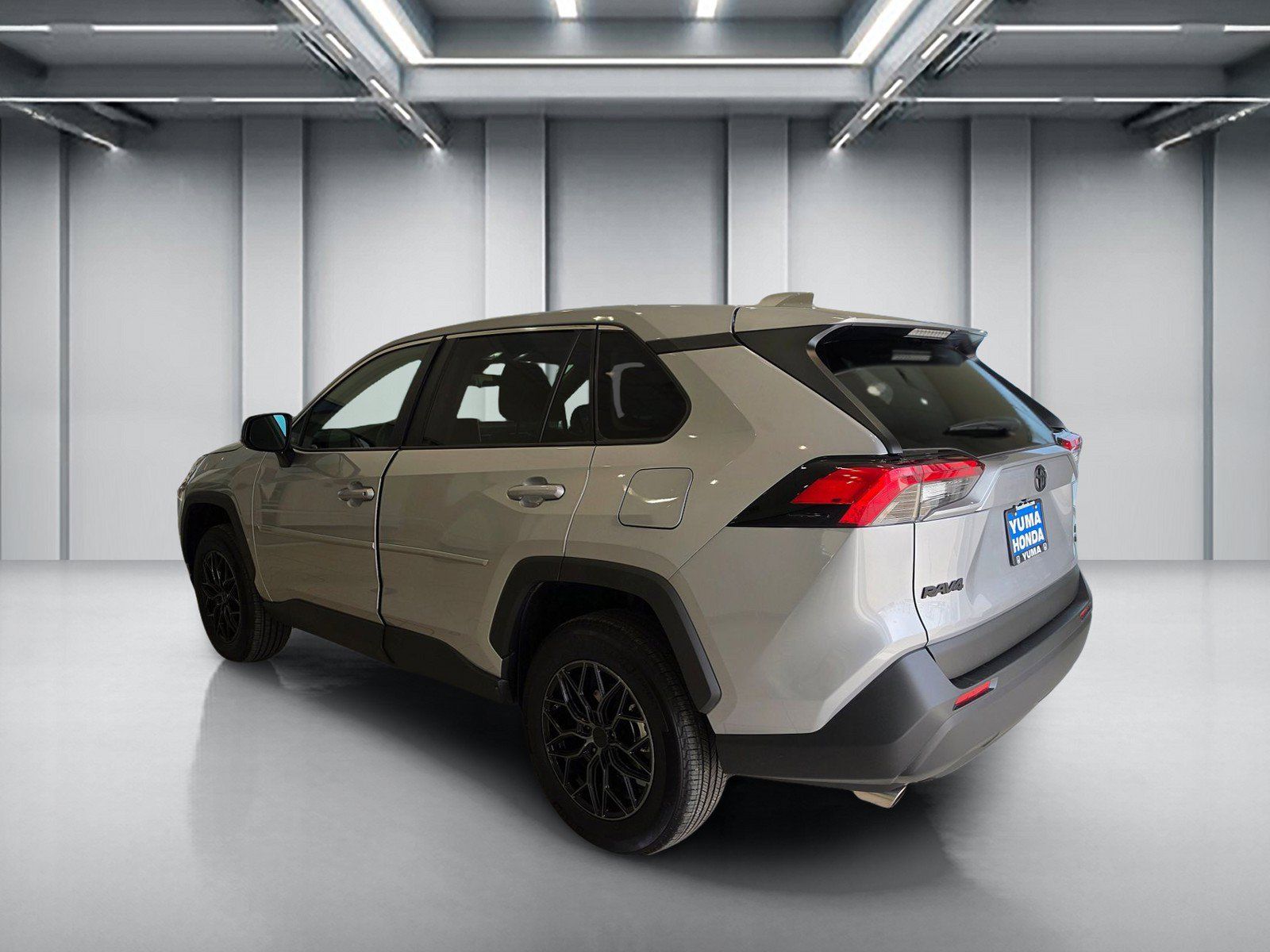 Used 2025 Toyota RAV4 LE AWD/4WD image 7