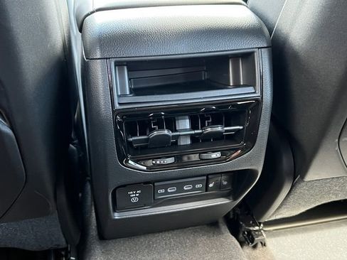 New 2026 Jeep Grand Cherokee Limited AWD/4WD image 32