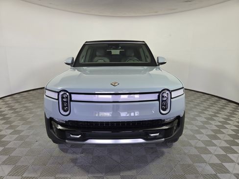 Used 2024 Rivian R1S Adventure AWD/4WD image 8