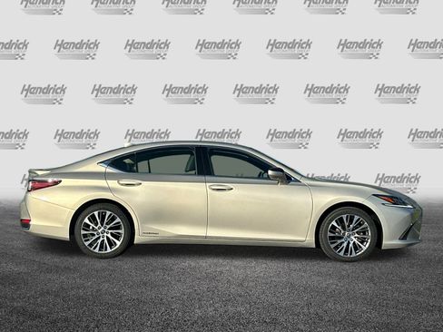 Certified 2019 Lexus ES 300h w/ Luxury Package image 3