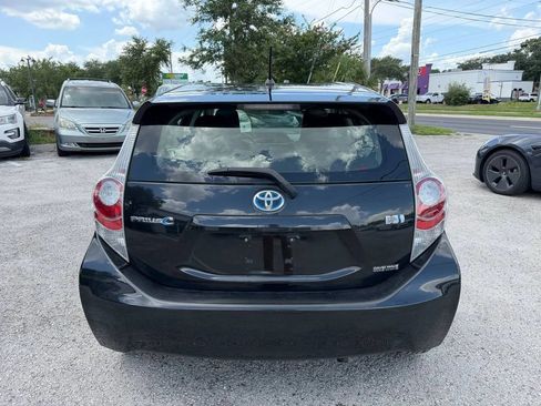 Used 2012 Toyota Prius C One FWD image 4