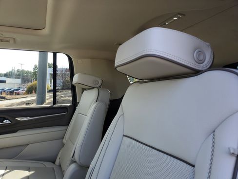 Used 2021 GMC Yukon XL Denali image 10