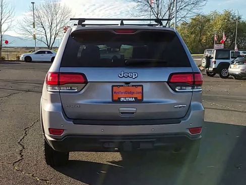 Used 2020 Jeep Grand Cherokee Laredo w/ Quick Order Package 2BN North image 7