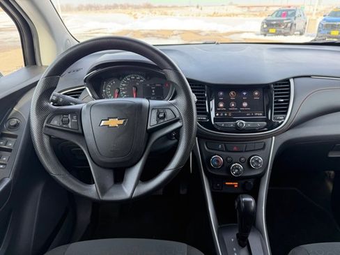 Used 2021 Chevrolet Trax LS w/ Tint and Cruise Package image 28