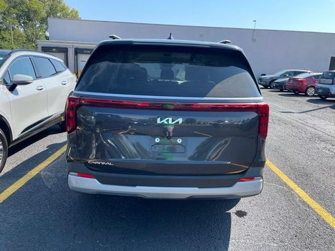 Used 2026 Kia Carnival EX FWD image 3