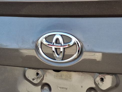 Used 2017 Toyota Corolla SE image 30