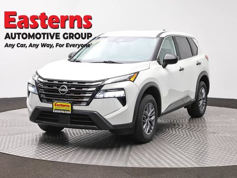 Used 2024 Nissan Rogue S AWD/4WD image 1
