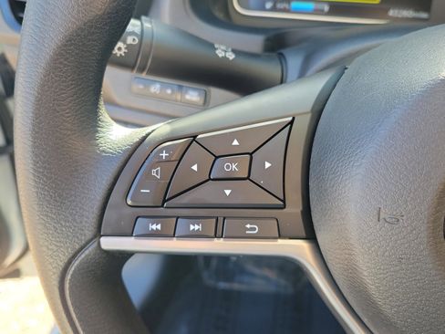 Used 2023 Nissan Leaf S image 25