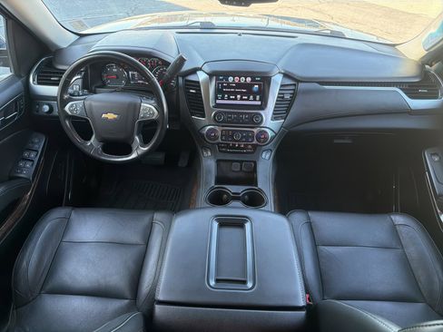 Used 2020 Chevrolet Suburban LT image 20