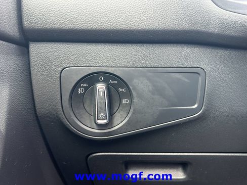 Used 2019 Volkswagen Tiguan SEL FWD image 18