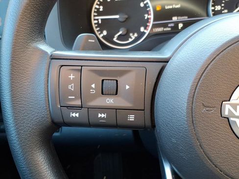 Used 2023 Nissan Pathfinder S image 15