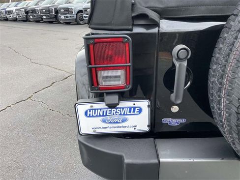 Used 2015 Jeep Wrangler Sport image 26