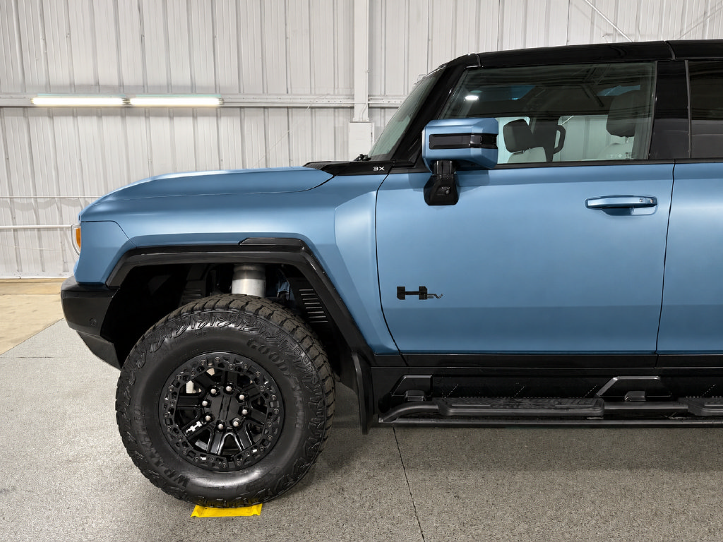 Used 2024 GMC Hummer EV 3X w/ Omega Edition AWD/4WD image 15