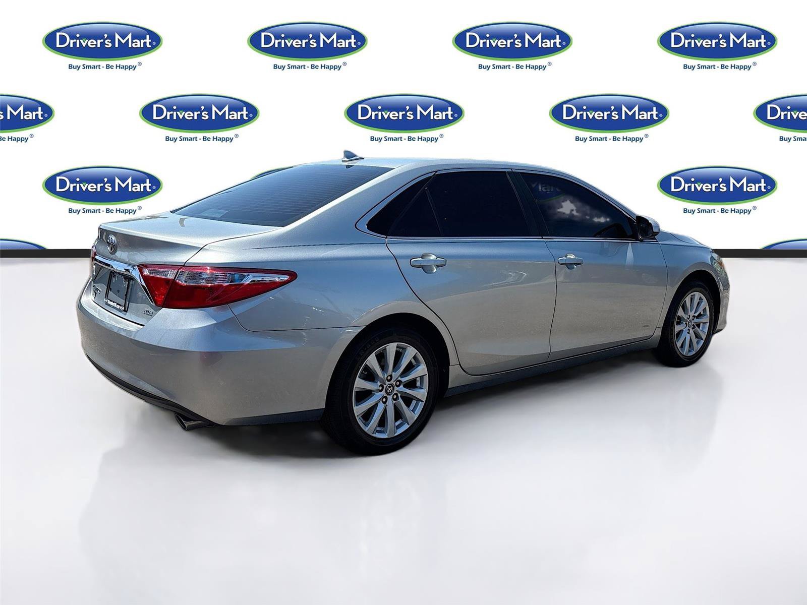 Used 2017 Toyota Camry XLE w/ Advanced Technology Package FWD image 7