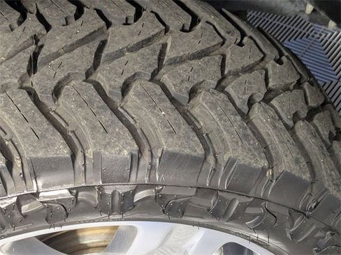 Used 2019 Ford F150 Platinum image 9