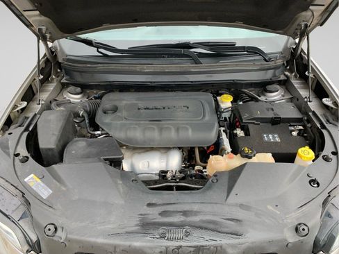 Used 2020 Jeep Cherokee Latitude w/ Cold Weather Group image 6