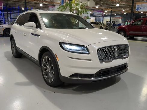 Used 2023 Lincoln Nautilus Reserve AWD/4WD image 5