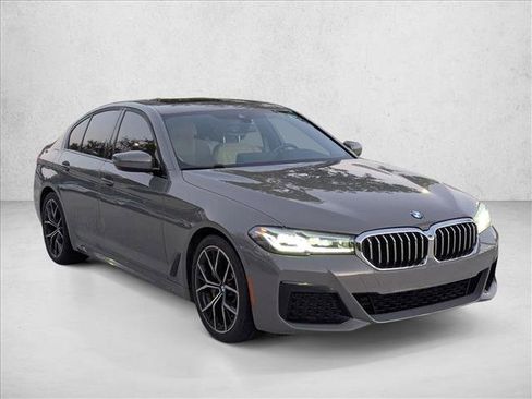 Used 2021 BMW 530i w/ M Sport Package image 3
