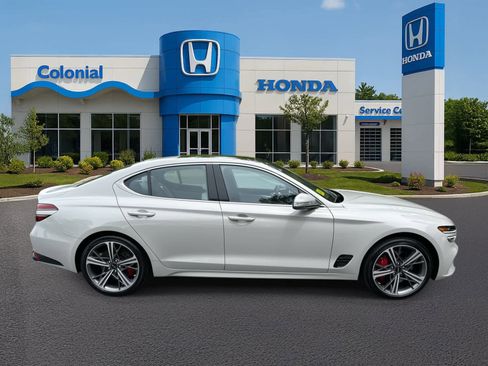 Used 2025 Genesis G70 2.5T w/ Sport Prestige Package image 8