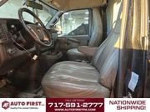 Used 2019 Nissan NV 2500 SV image 7