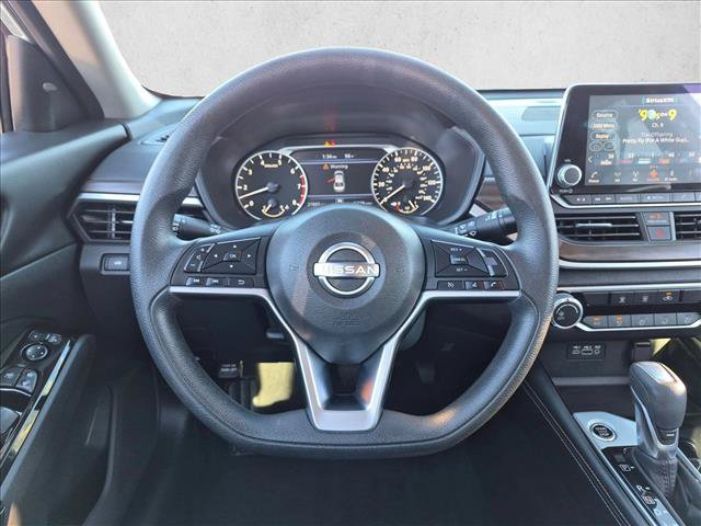 Used 2023 Nissan Altima 2.5 SV FWD image 13