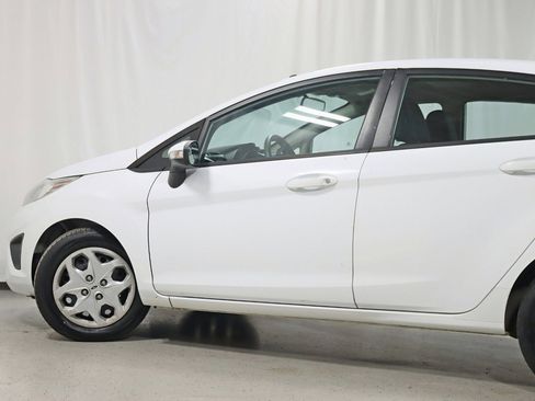 Used 2013 Ford Fiesta SE image 11