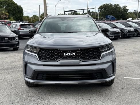 Certified 2023 Kia Sorento S w/ Panoramic Sunroof Package FWD image 3