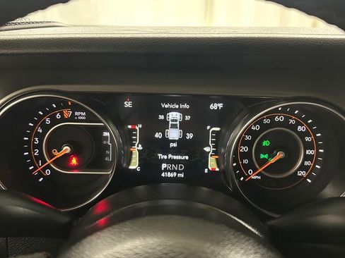 Used 2022 Jeep Gladiator Willys image 21