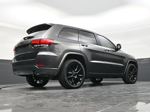 Used 2019 Jeep Grand Cherokee Altitude RWD image 24